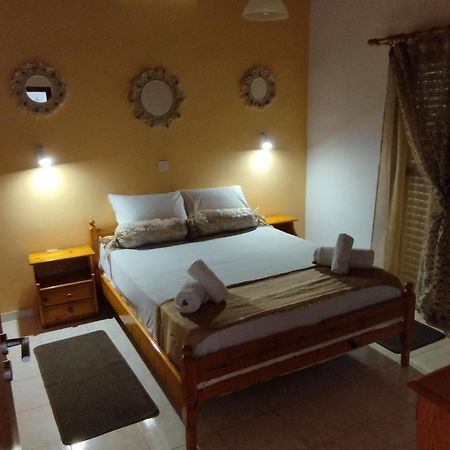 Takis Haikos House Two Minutes Walk To The Beach Peroulia Βουνάρια Εξωτερικό φωτογραφία