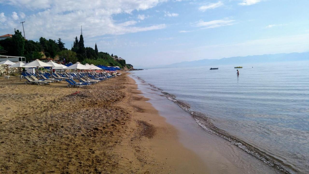Takis Haikos House Two Minutes Walk To The Beach Peroulia Βουνάρια Εξωτερικό φωτογραφία