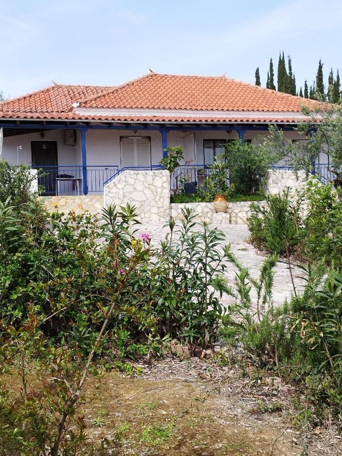 Takis Haikos House Two Minutes Walk To The Beach Peroulia Βουνάρια Εξωτερικό φωτογραφία