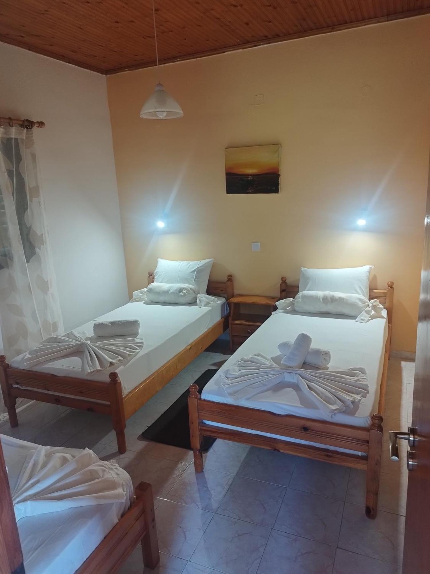 Takis Haikos House Two Minutes Walk To The Beach Peroulia Βουνάρια Εξωτερικό φωτογραφία
